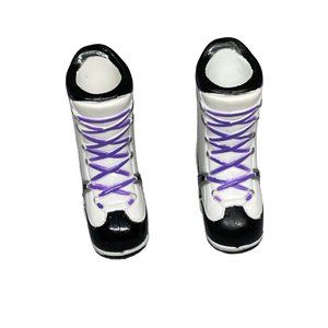 MGA Bratz Doll Pair Feet Shoes White & Black Ski SNOW BOOT